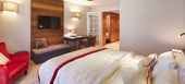 3 bedroom super-size luxury suite