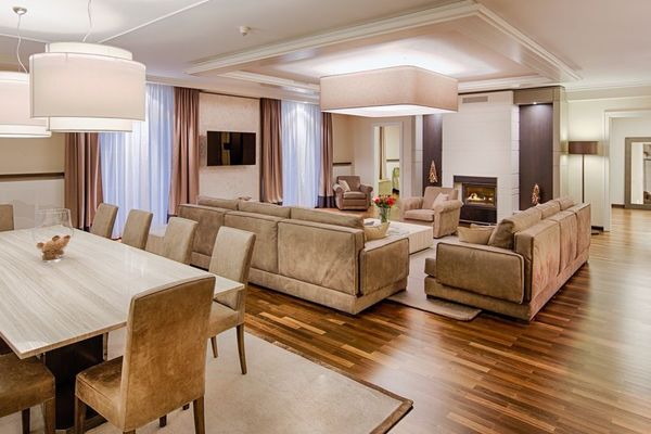 3 bedroom super-size luxury suite