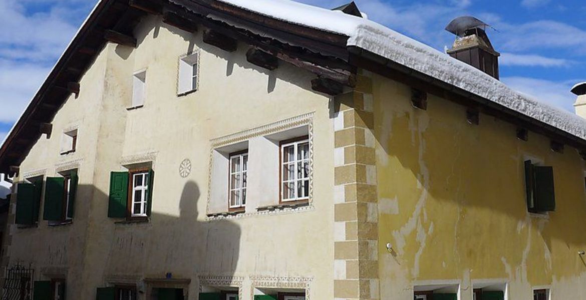 Acogedora casa de apartamentos pequeña e histórica