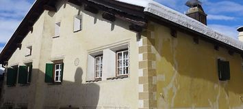 Acogedora casa de apartamentos pequeña e histórica