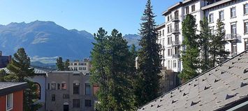 Acogedora casa de apartamentos pequeña e histórica