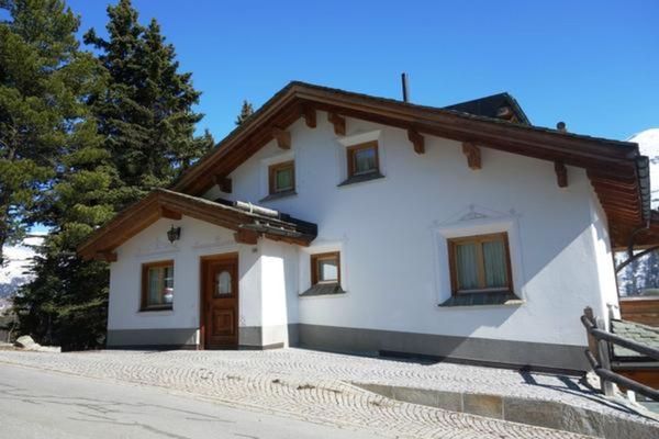 Charming apartment in Chalet in St. Moritz 