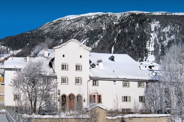 Book Chalet / House, St. Moritz