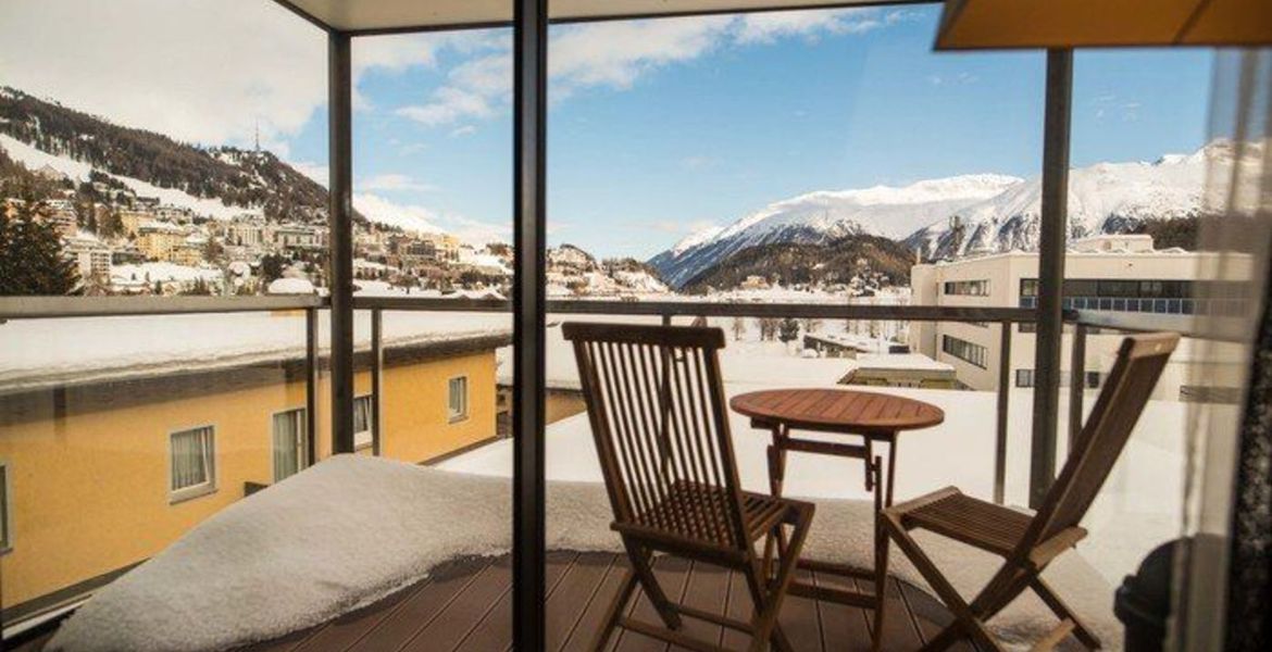 St. Moritz Apartment, une vue imprenable, de superbes instal