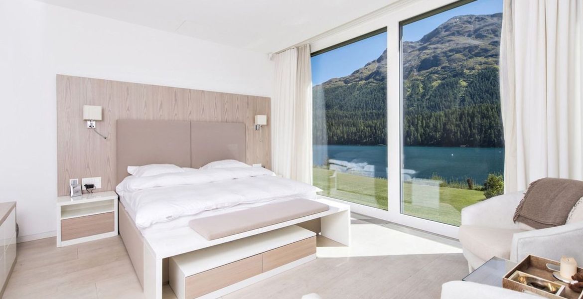 Apartment overlooking the breathtaking lake St. Moritz