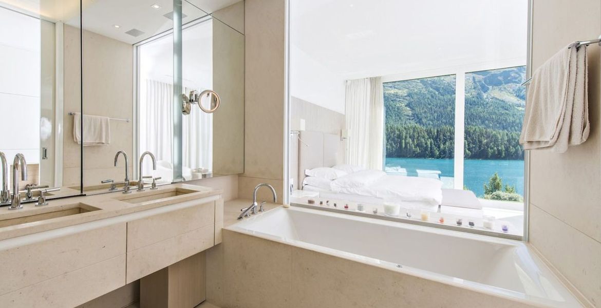 Apartment overlooking the breathtaking lake St. Moritz