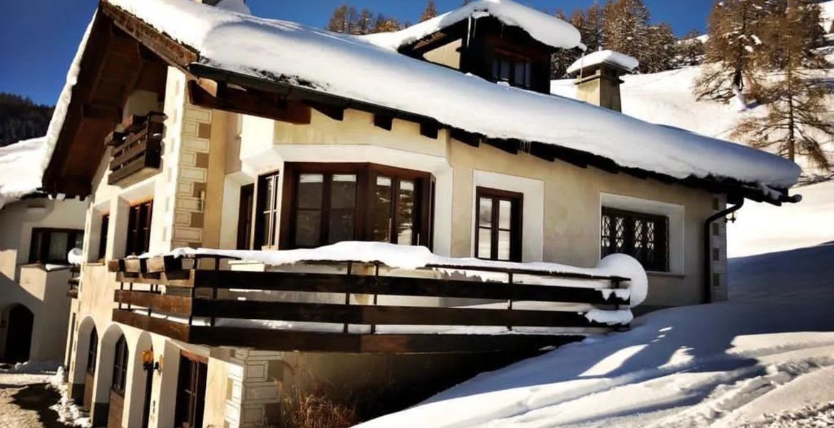 Chalet for rent in St. Moritz with 270 sqm and 5 bedrooms