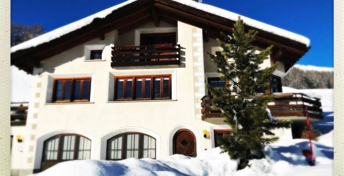 Chalet for rent in St. Moritz with 270 sqm and 5 bedrooms