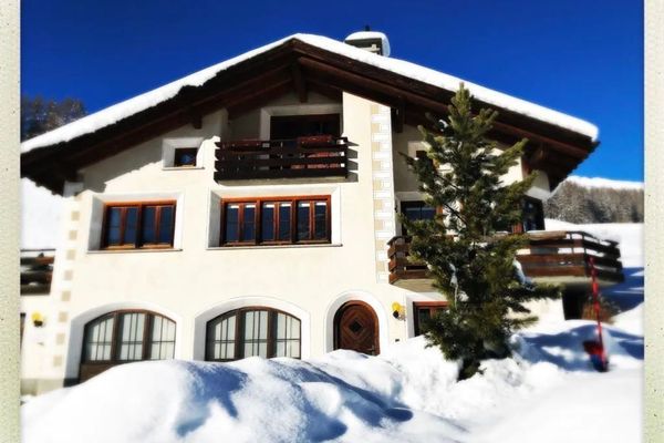 Chalet for rent in St. Moritz with 270 sqm and 5 bedrooms