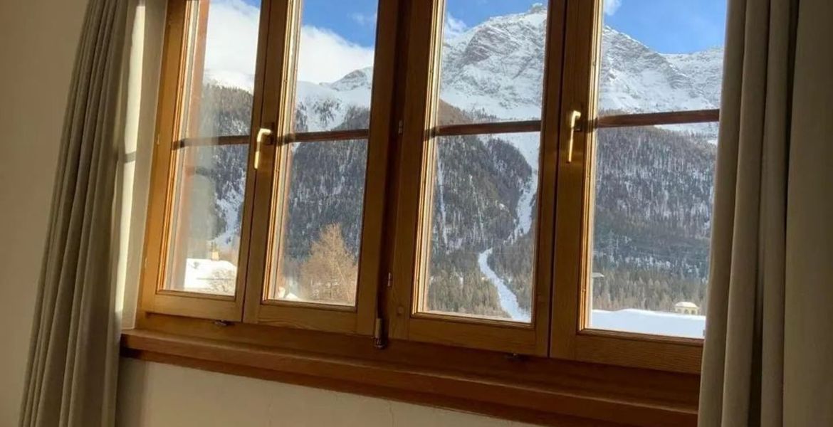 Chalet for rent in St. Moritz with 270 sqm and 5 bedrooms