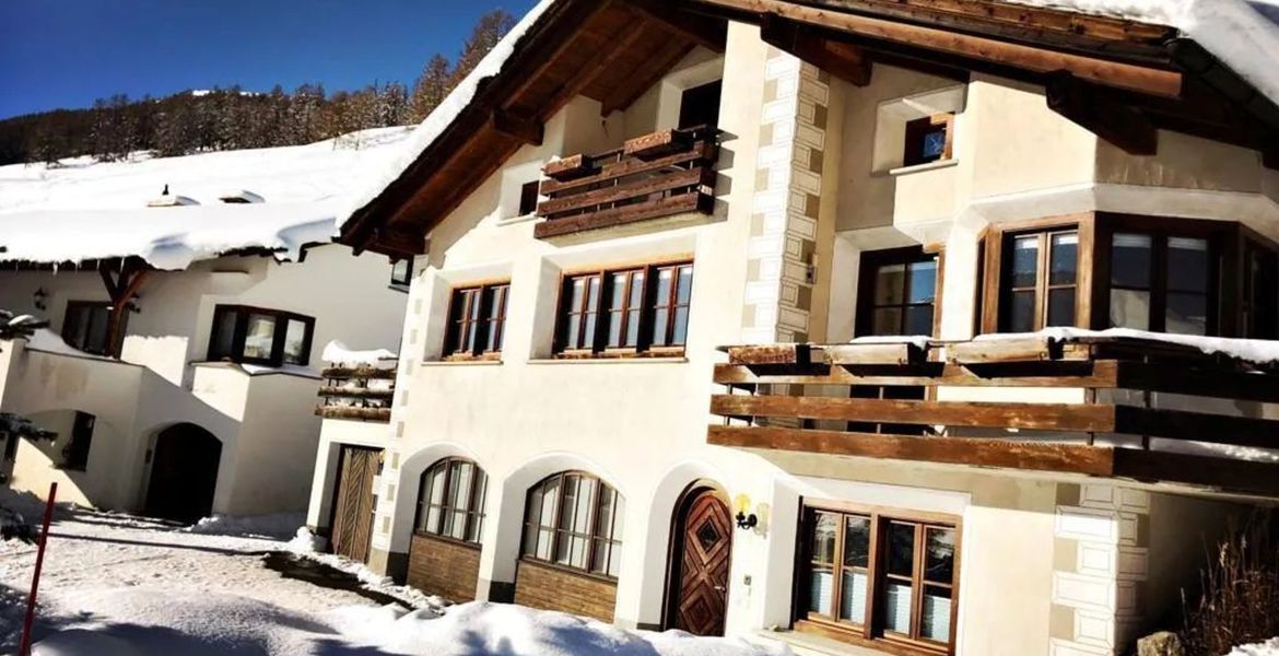 Chalet for rent in St. Moritz with 270 sqm and 5 bedrooms