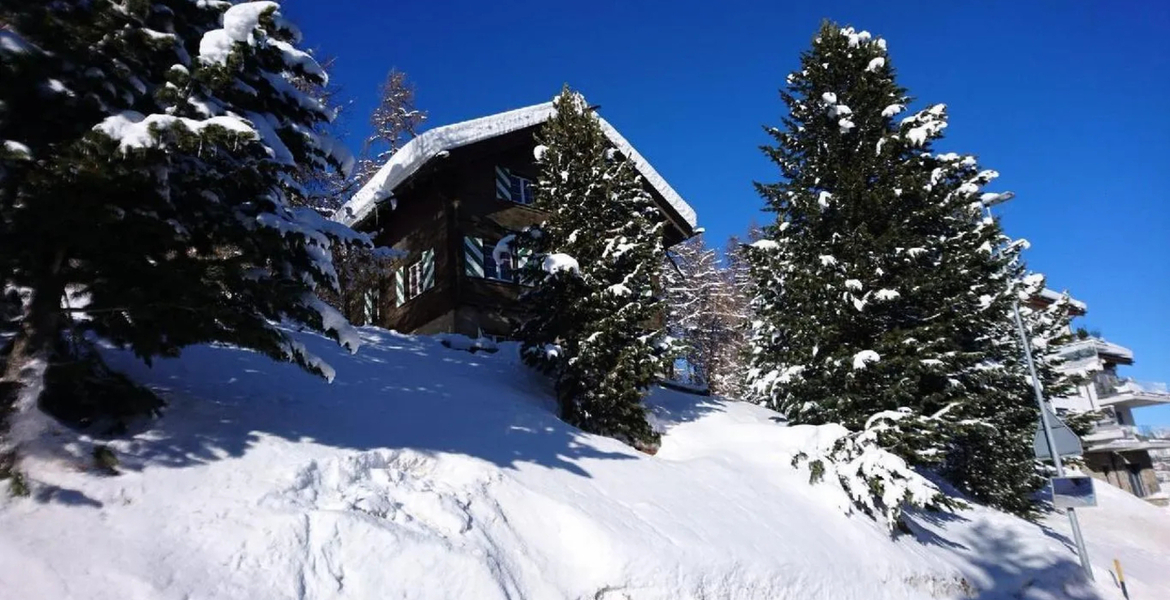 Chalet à louer à St Moritz avec 200 m² et 5 chambres 