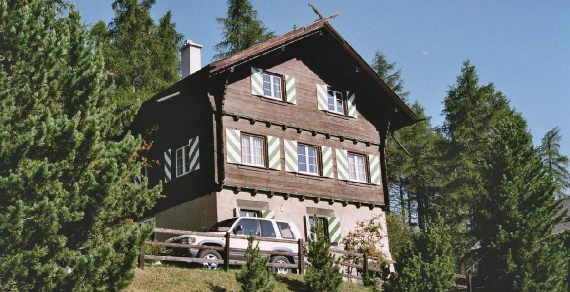 Chalet à louer à St Moritz avec 200 m² et 5 chambres 