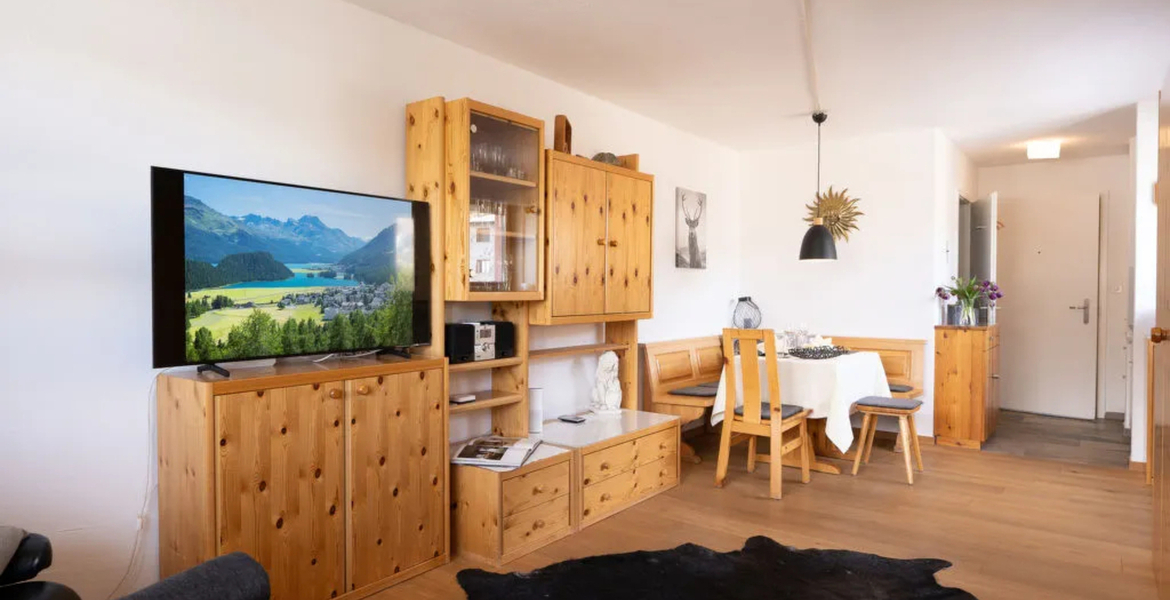 Appartement 1 pièce 30 m2 au 2ème étage à louer à St Moritz,