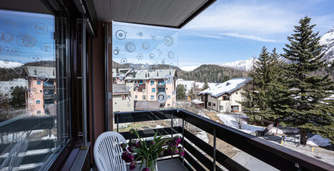 Appartement 1 pièce 30 m2 au 2ème étage à louer à St Moritz,