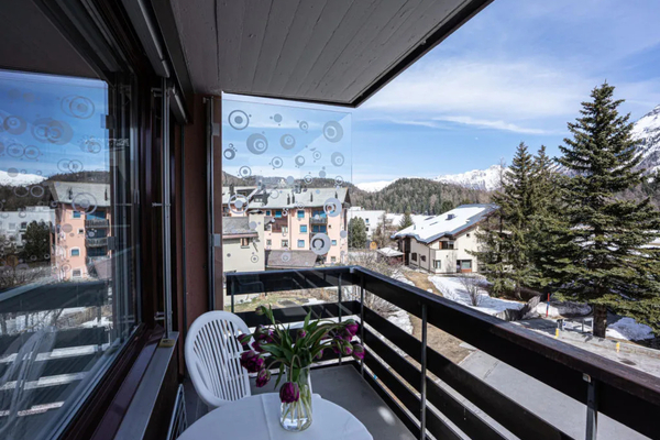 Appartement 1 pièce 30 m2 au 2ème étage à louer à St Moritz,