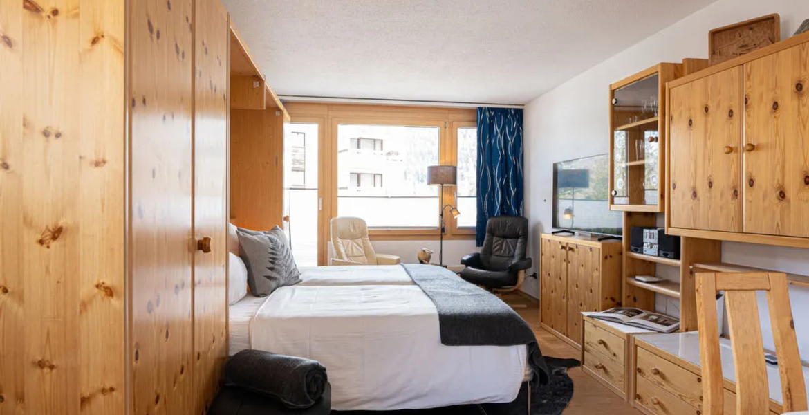 Appartement 1 pièce 30 m2 au 2ème étage à louer à St Moritz,