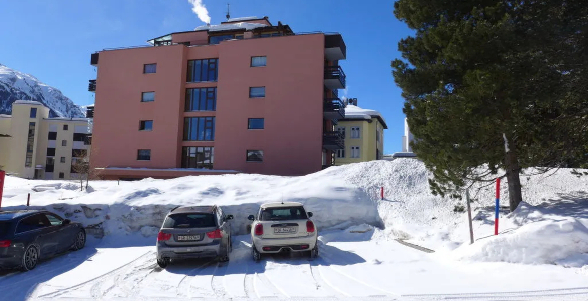 Appartement 1 pièce 30 m2 au 2ème étage à louer à St Moritz,
