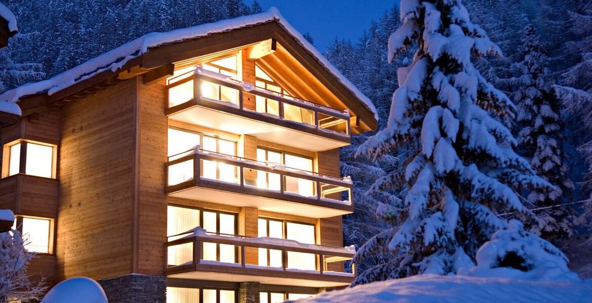 Cet appartement est l'un des deux plus grands du chalet, ave