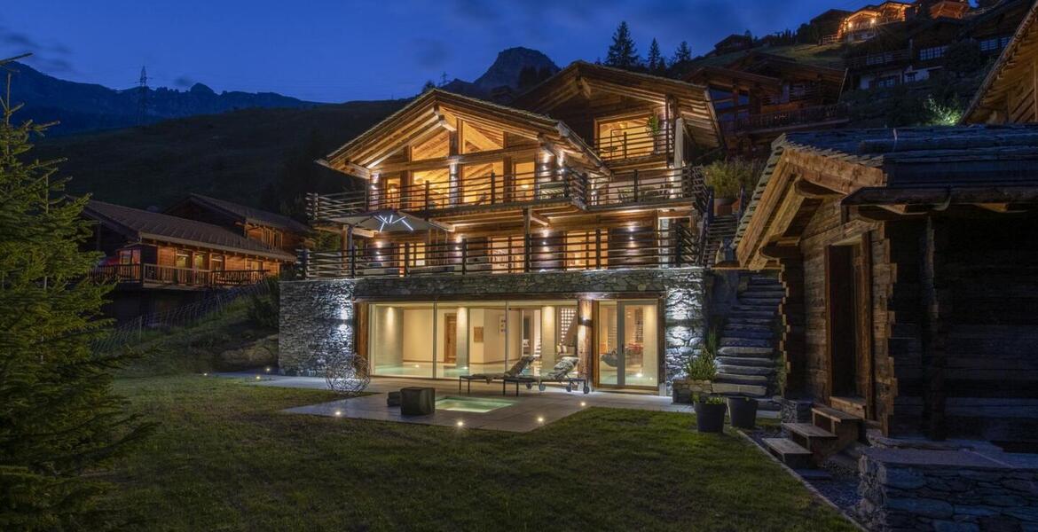 This is an exclusive 630m² luxury Verbier ski chalet