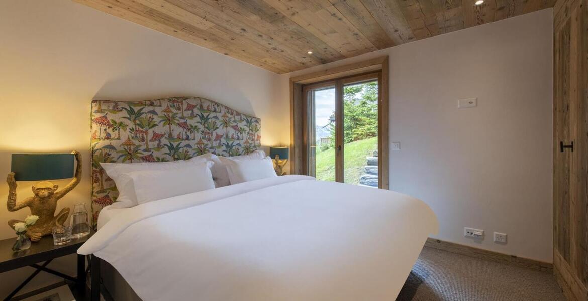 This is an exclusive 630m² luxury Verbier ski chalet