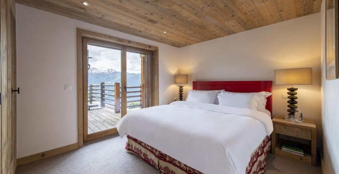 This is an exclusive 630m² luxury Verbier ski chalet