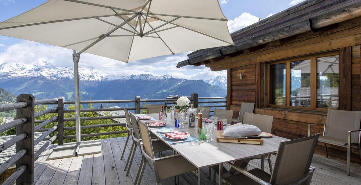 This is an exclusive 630m² luxury Verbier ski chalet