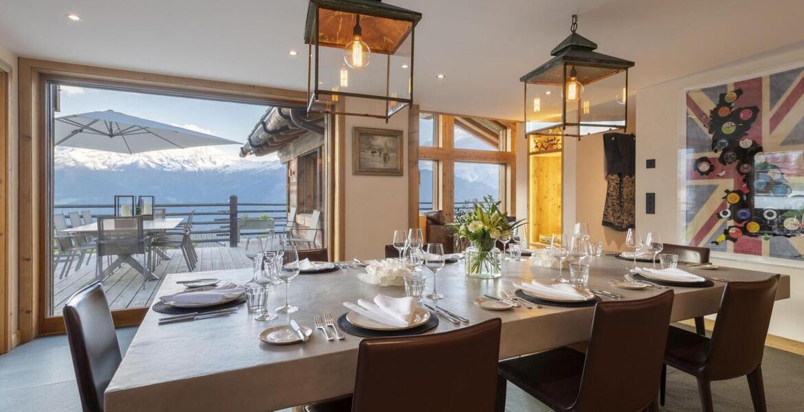 This is an exclusive 630m² luxury Verbier ski chalet