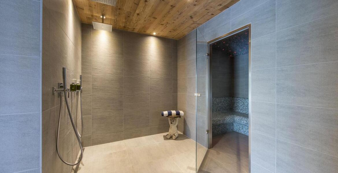 This is an exclusive 630m² luxury Verbier ski chalet