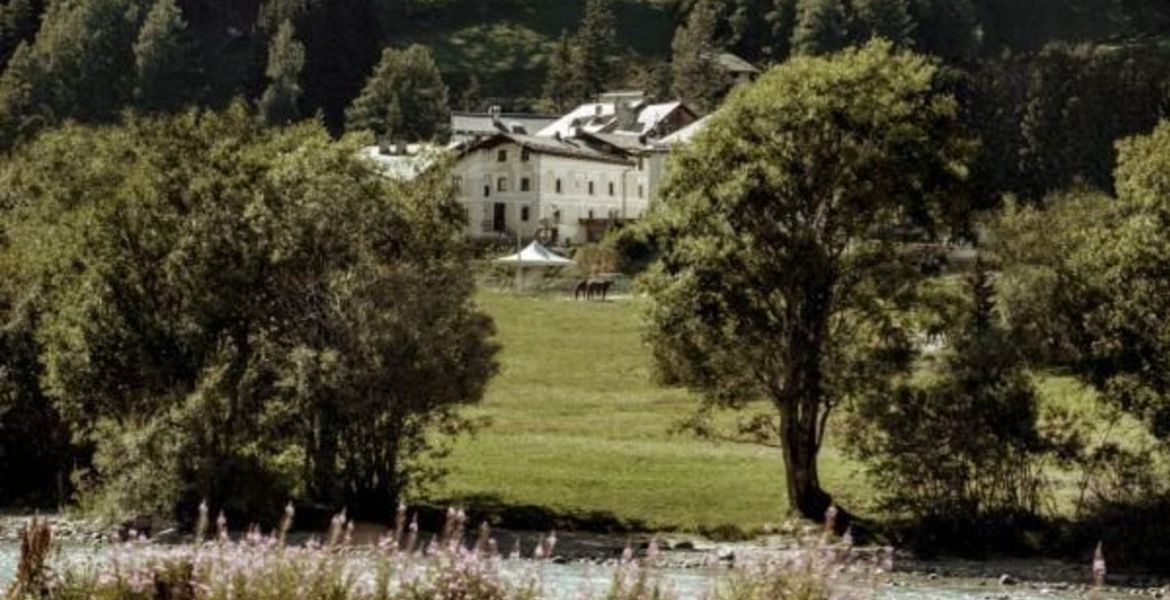 Séduisant choix 5 étoiles dans un beau village