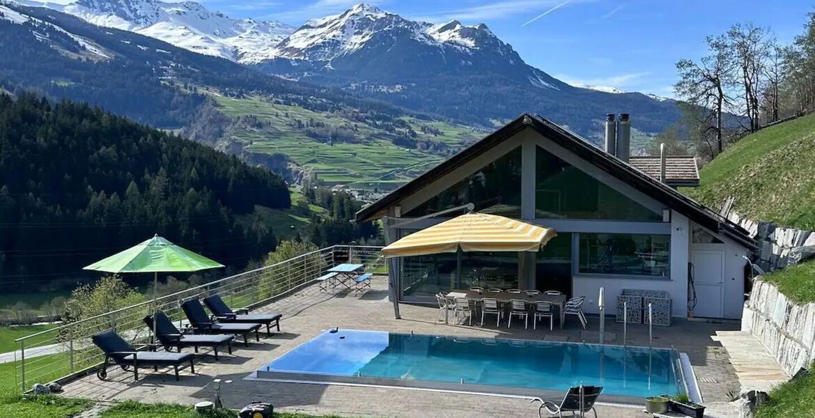 Chalet for rent in Surses