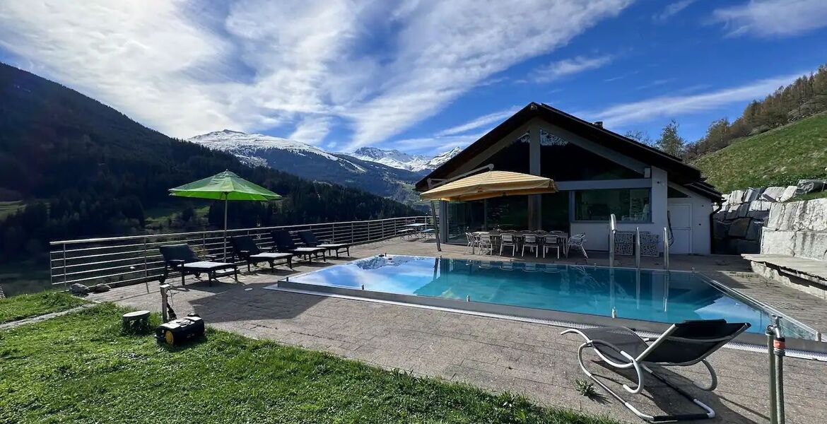 Chalet for rent in Surses