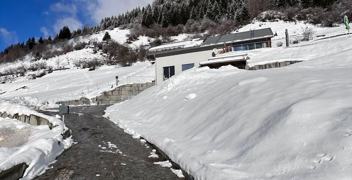 Chalet for rent in Surses