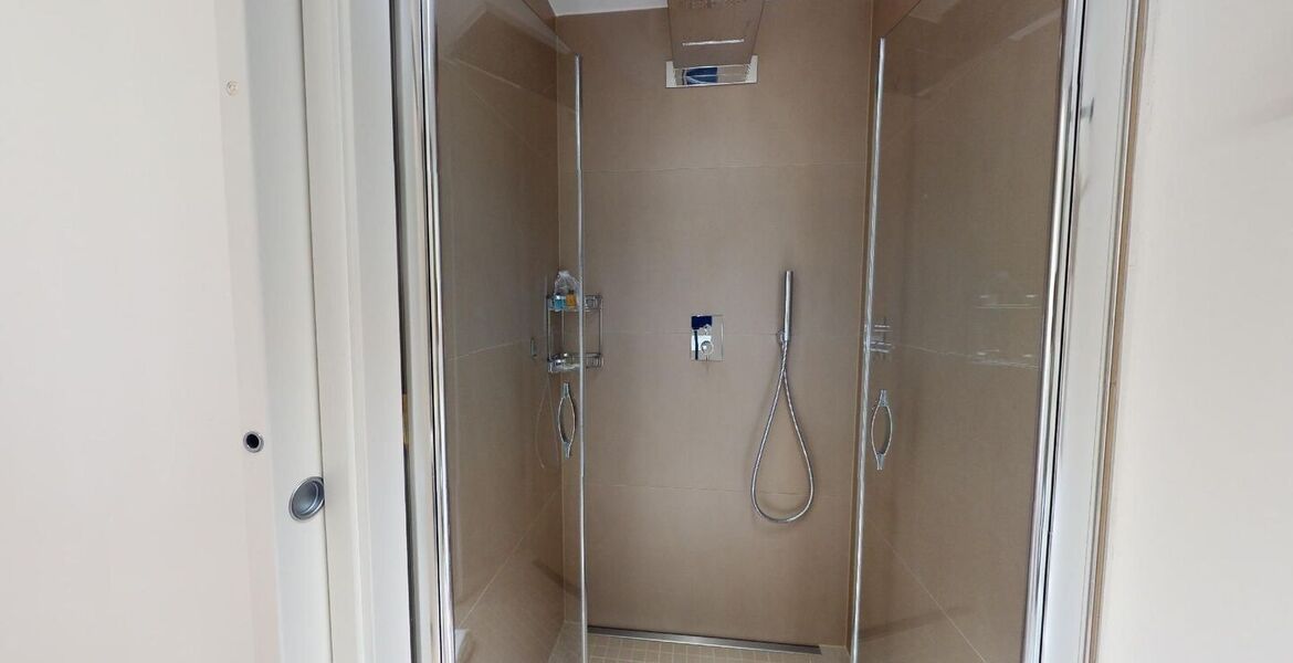 135 m² holiday apartment  OVERVIEW 3 bedrooms max. 6 persons