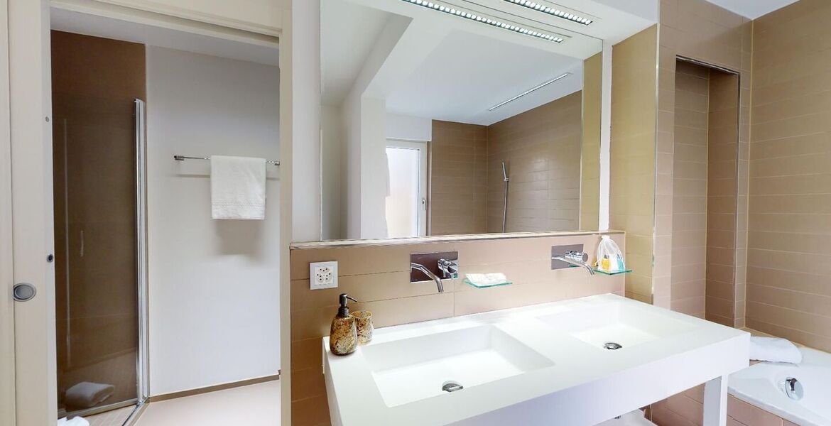 135 m² holiday apartment  OVERVIEW 3 bedrooms max. 6 persons