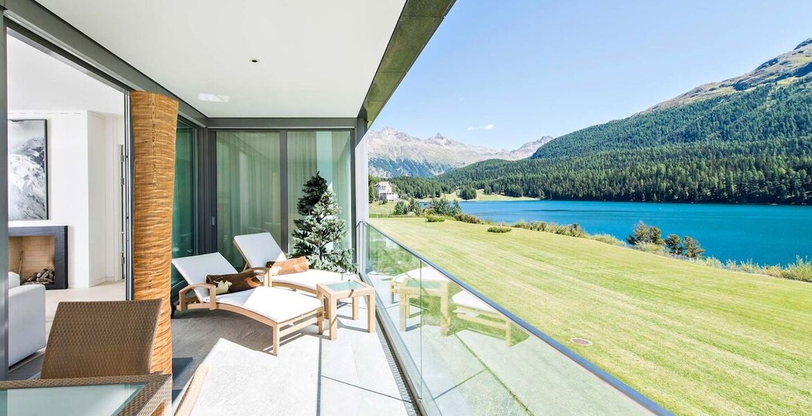 Apartment overlooking the breathtaking lake St. Moritz