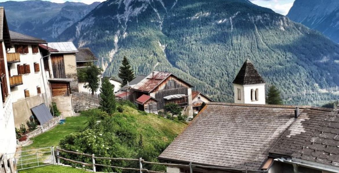 Grande apparteme élégante dans la partie basse de l'Engadine