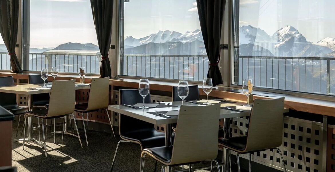 Restaurant Piz Nair 10'000 Feet